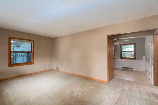 Photo - 508 Malin St House