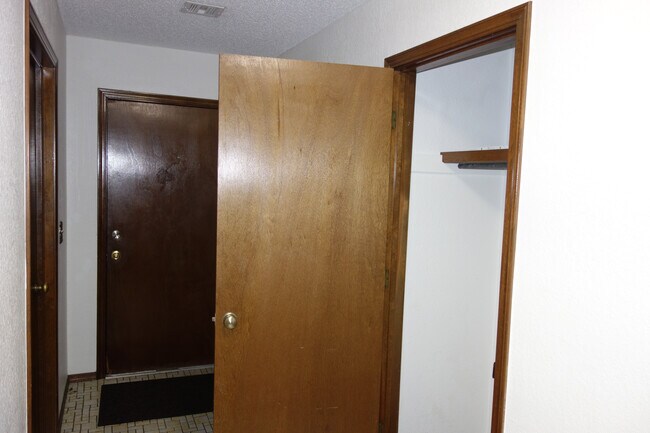 Foto del edificio - 7318 S Darlington Ave
