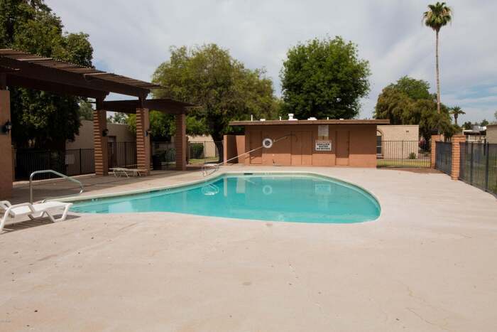 Foto del edificio - 6004 W Augusta Ave