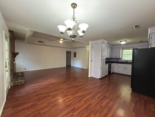 Foto del edificio - 1310 Crowndale Dr