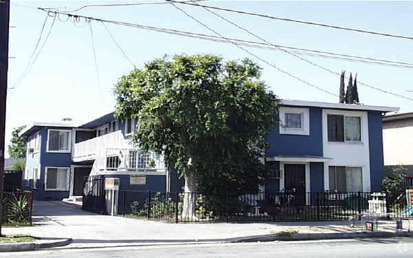 Building Photo - 14214 Sherman Way