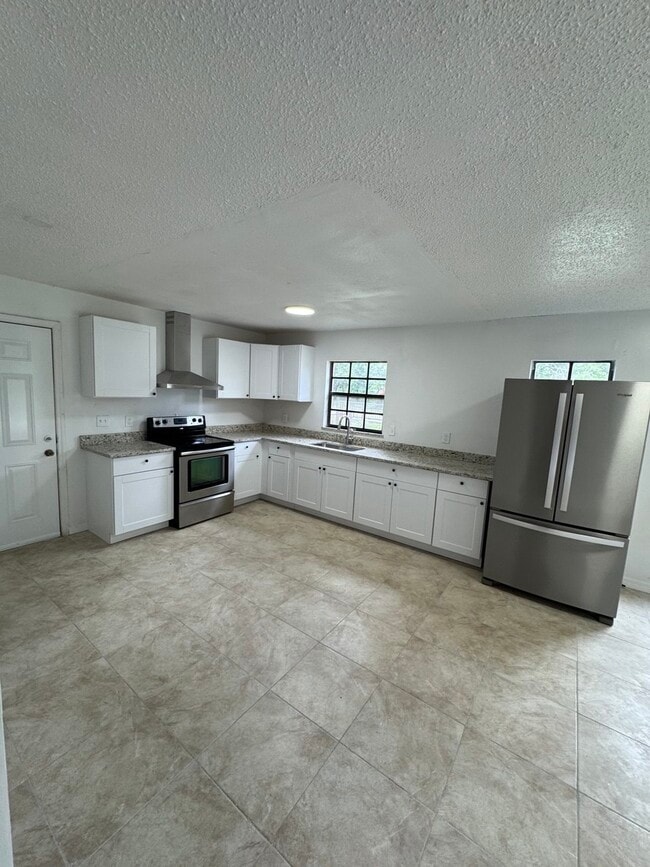 Foto del edificio - 747 Pineville Ln