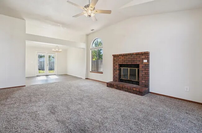 Foto del edificio - 2553 Candlewood Dr