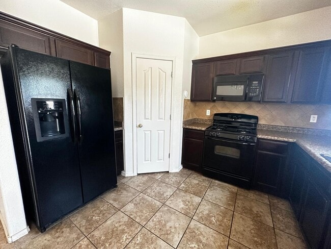 Foto del edificio - 5017 Lone Cactus Ct