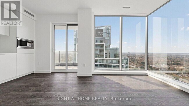 Building Photo - 8 Olympic Gdn Dr