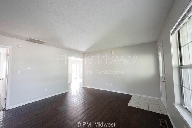 Foto del edificio - 3281 Cherry Lake Ln
