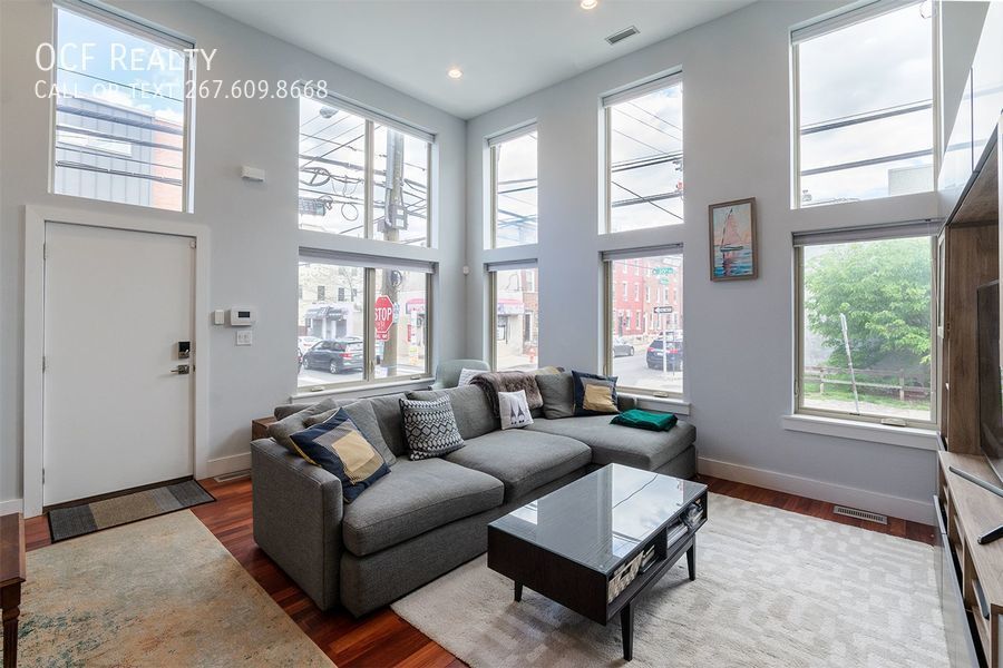 Primary Photo - Luxury Point Breeze Townhome