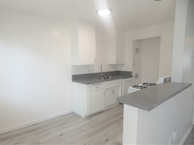 Building Photo - 6029 Cherry Ave