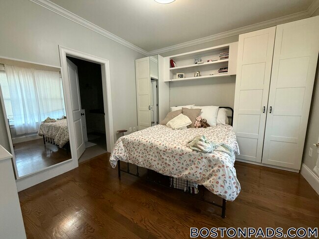 Foto del edificio - 323 W Fourth St