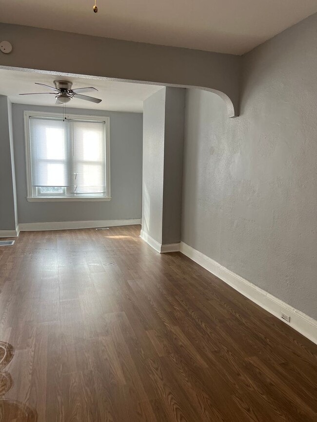 Building Photo - 4BR House Available for Rent!