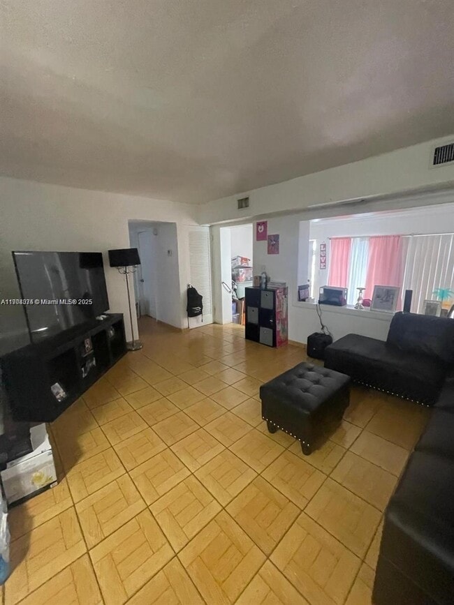 Foto del edificio - 2801 Mayo St