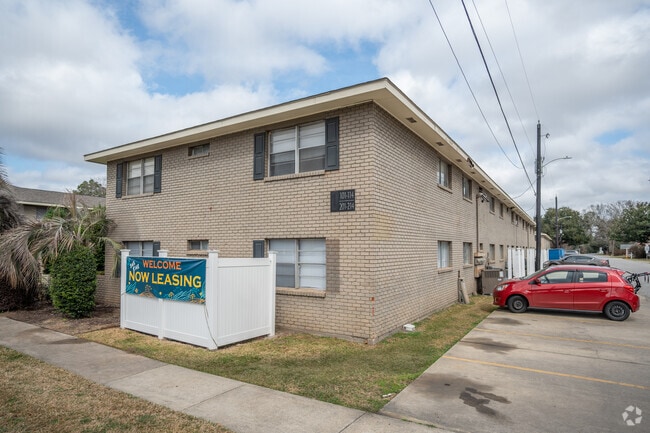 915 S College Rd Lafayette, LA 70503 - Lila Place