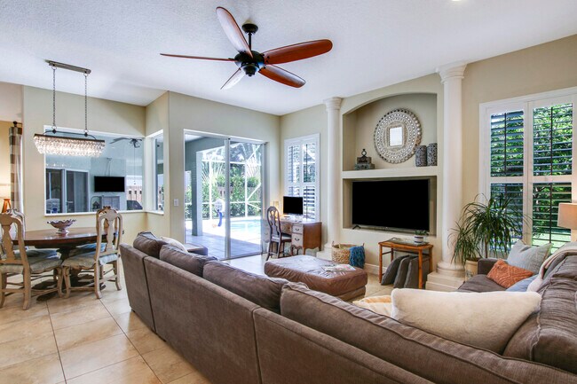 Foto del edificio - 511 Cypress Ct