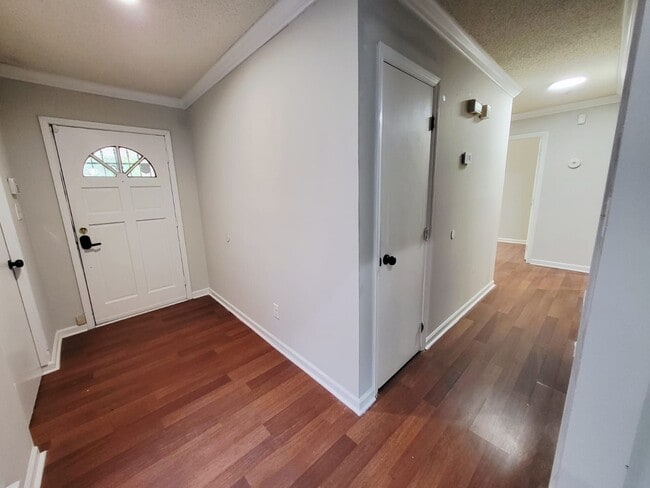 Foto del edificio - 4715 Cricklewood Ln