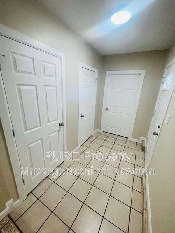 Building Photo - 2315 Caravelle St