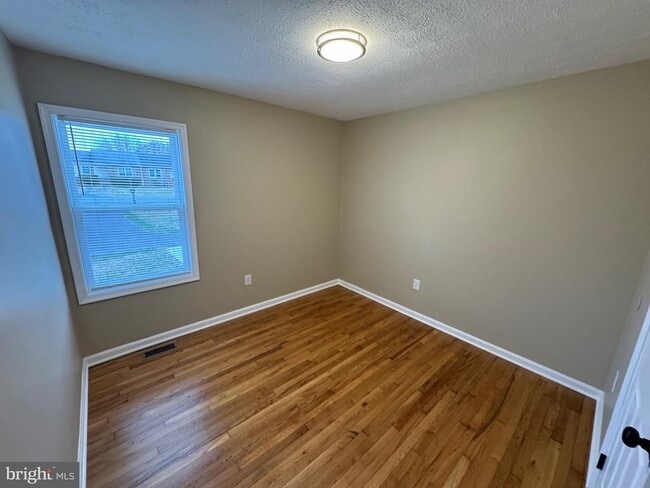 Foto del edificio - 127 Longstreet Ave