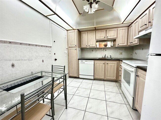 Foto del edificio - 3800 S Ocean Dr