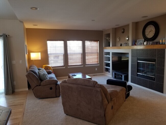 Building Photo - Amazing Tallyn's Reach Home