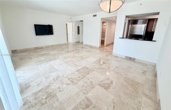 Foto del edificio - 1331 Brickell Bay Dr