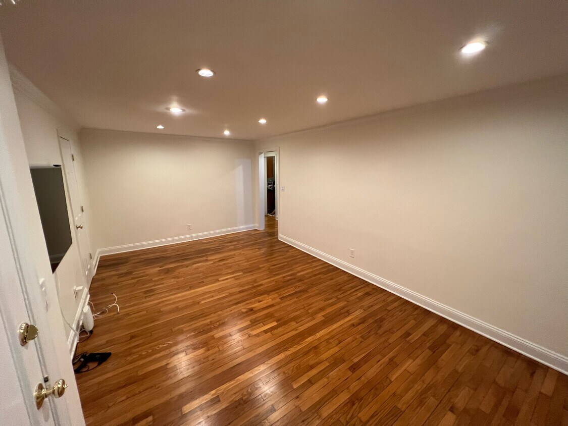 Foto principal - 210 Seaton Rd