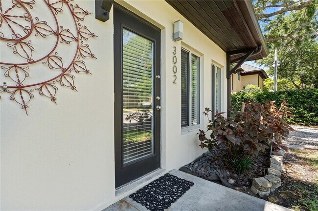 Building Photo - 3002 W De Leon St