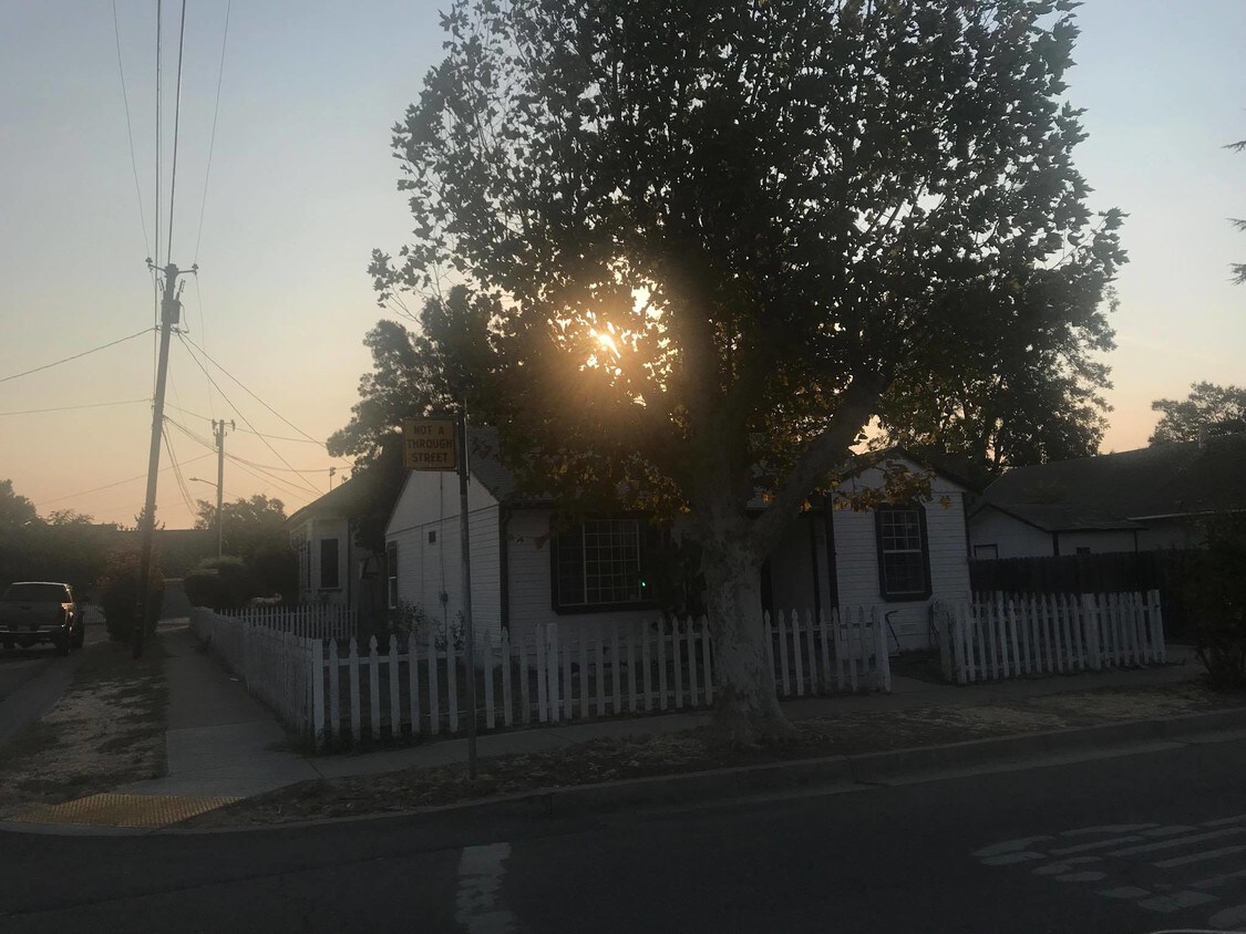 Foto del edificio - 301 S 3rd St