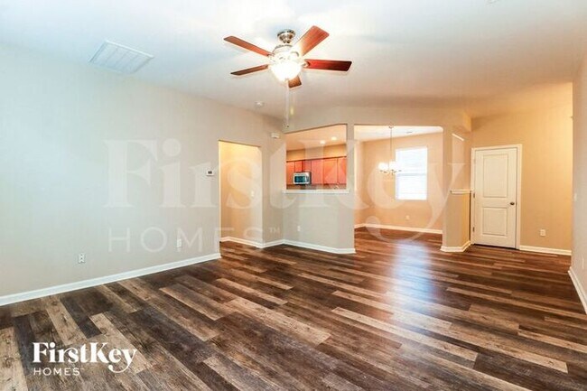Foto del edificio - 605 Watershed Dr