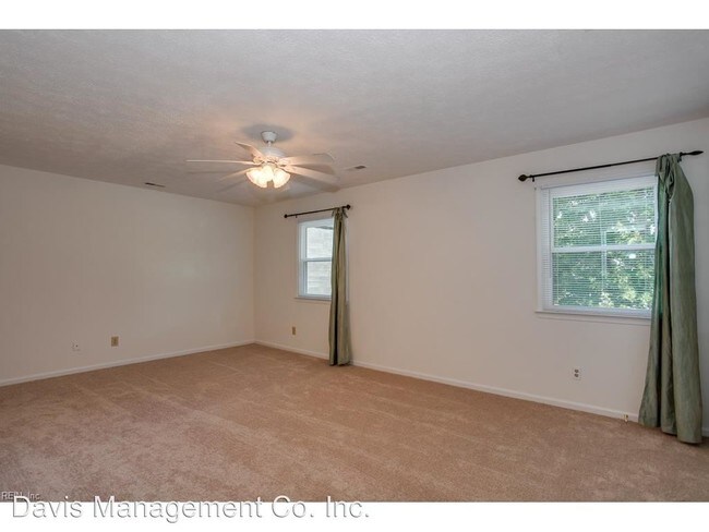 Building Photo - 26 W Wainwright Dr