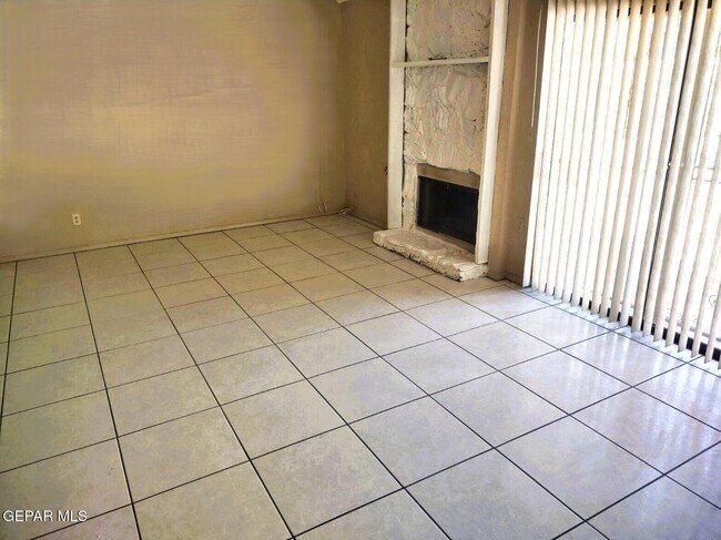Foto del edificio - 8520 Saratoga Dr