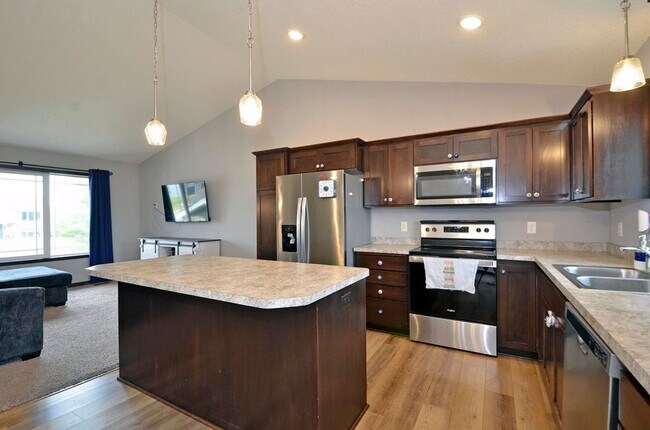 Foto del edificio - Great 4BR/3BA Big Lake Home Available mid August!