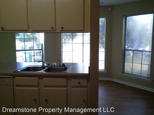 Foto del edificio - 879 Heritage Oaks Dr