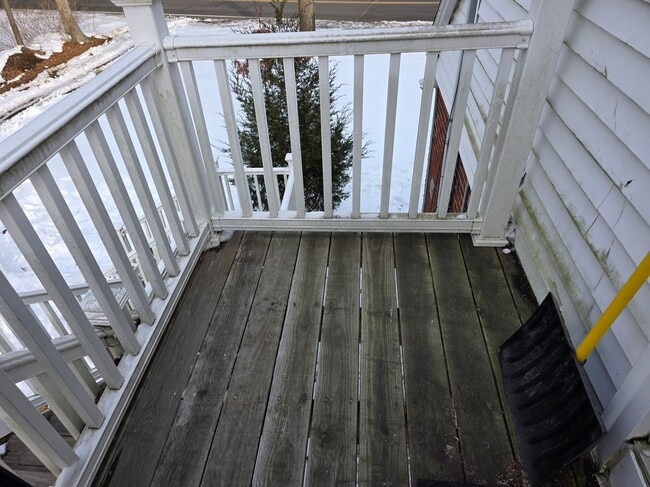 Building Photo - 140 Lake Ave S