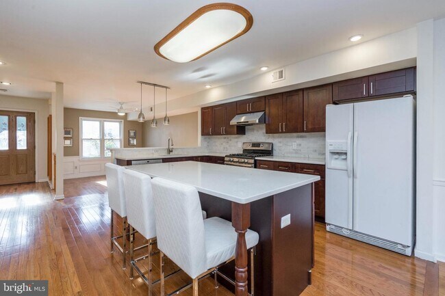 Building Photo - 25 Sturbridge Ln
