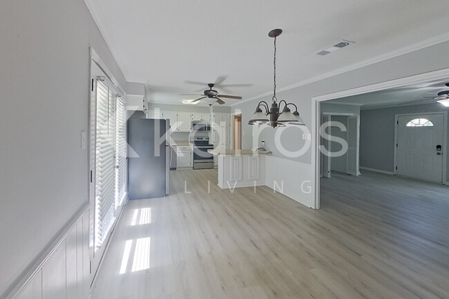 Foto del edificio - 13030 Depew Rd