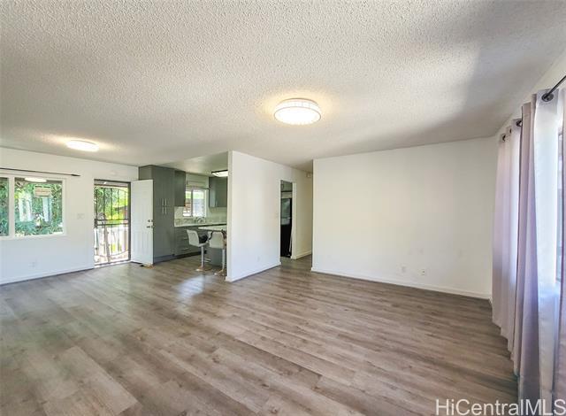 Building Photo - 99-051 Kinoole Pl