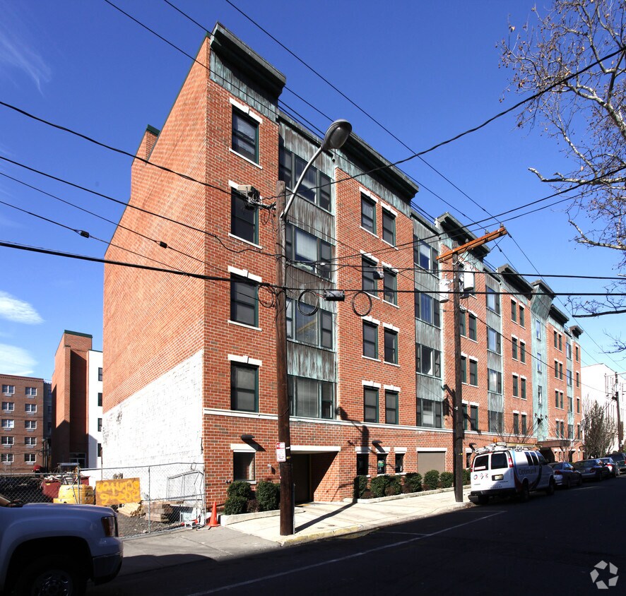 208 Clinton St, Hoboken, NJ 07030 Apartments in Hoboken, NJ
