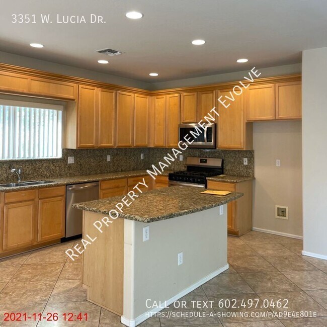 Building Photo - 3351 W Lucia Dr