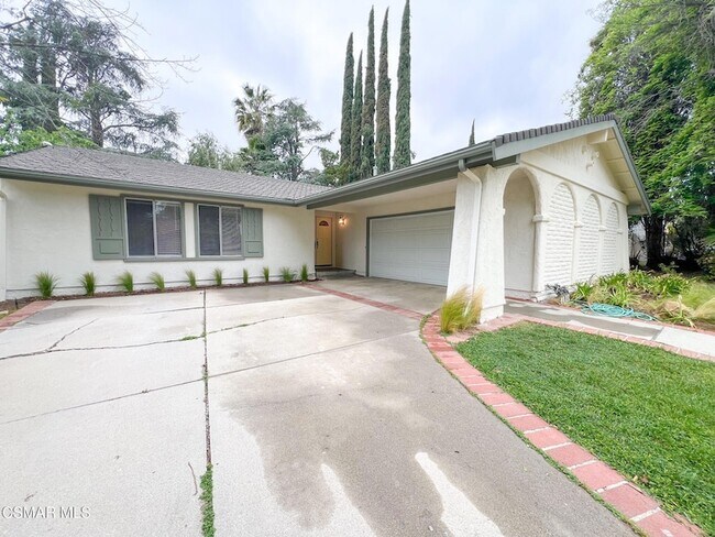 Building Photo - 185 N Sabra Ave