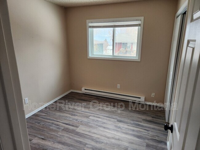 Building Photo - 2308 Hillview Ct