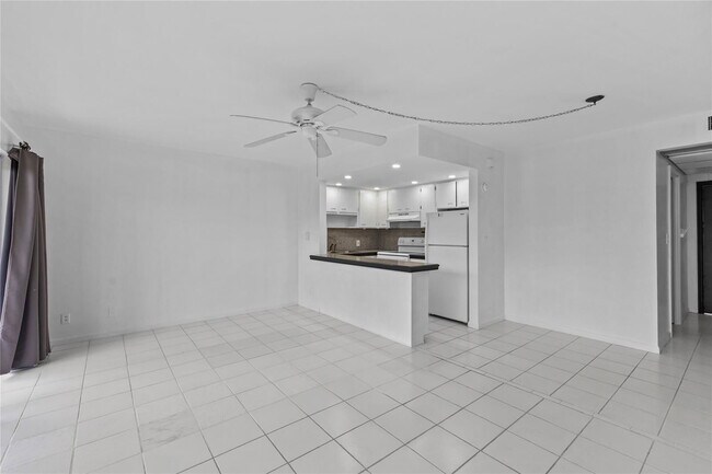 Photo - 3208 SE 11th St Apartment