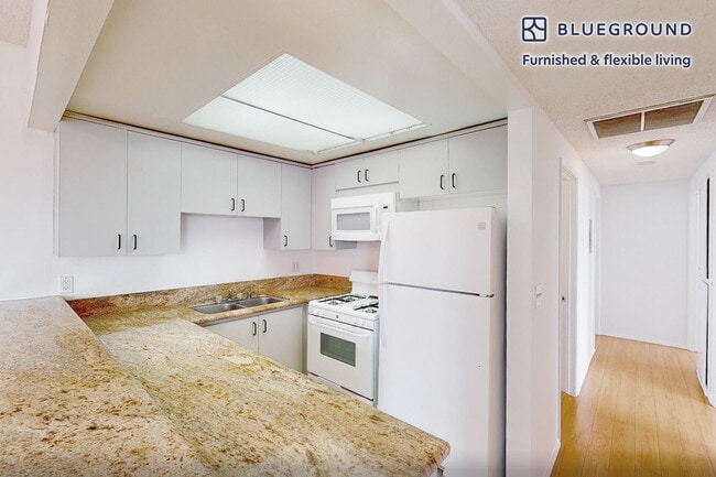 Building Photo - 1920 Overland Ave