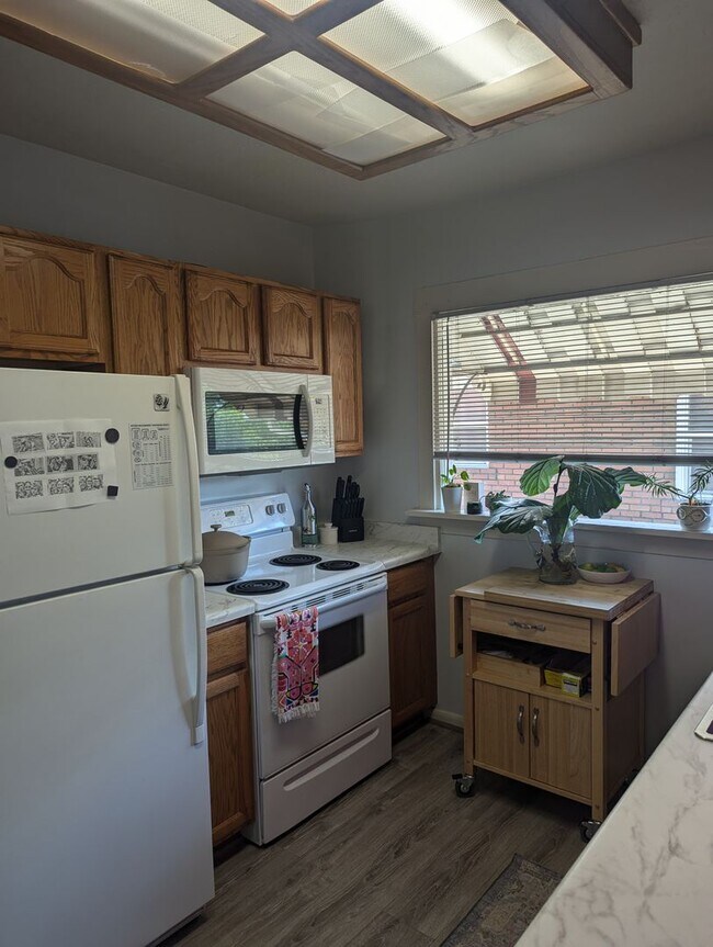 Building Photo - Delightful Sugar House Brick Bungalow