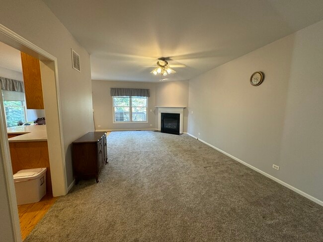 Building Photo - 1N061 Mission Ct