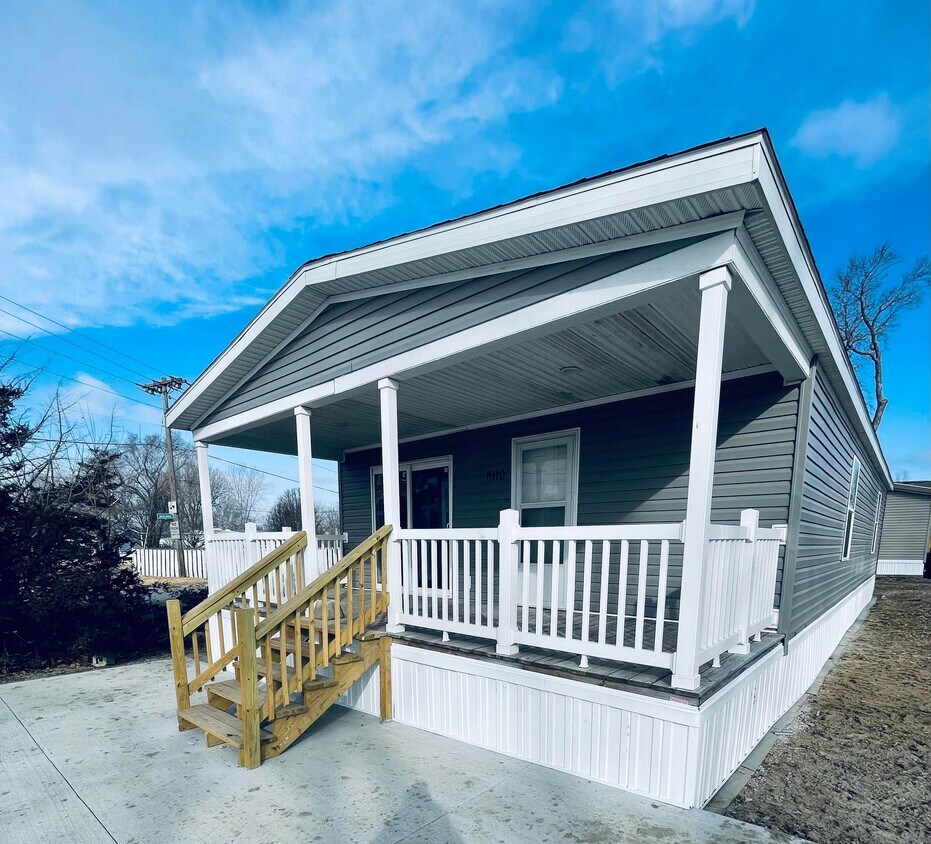 Front - 6110 Ingersoll Rd