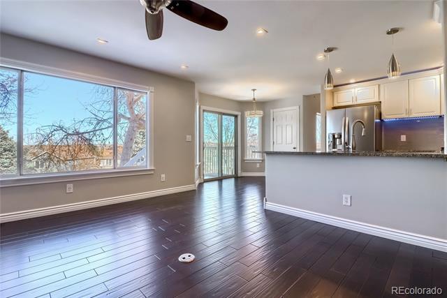 Foto del edificio - 16229 Hedgeway Dr