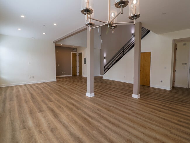 Building Photo - 575 Elm Ave