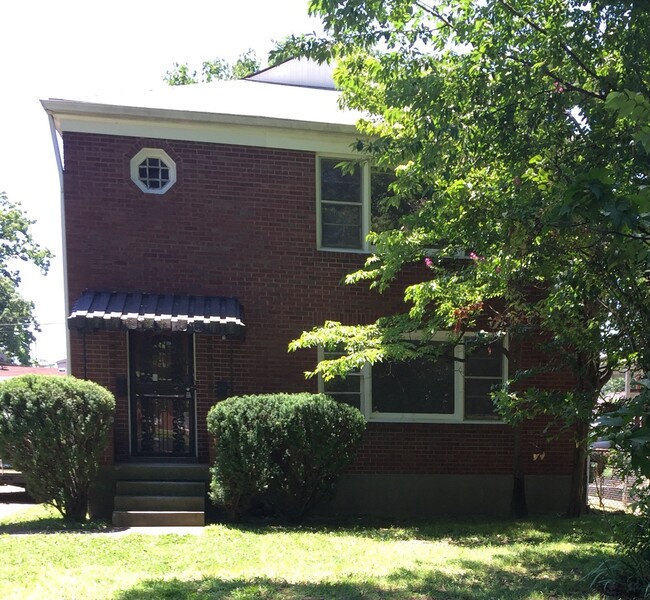 Duplex in Algonquin Neighborhood - 1602 Algonquin Pkwy