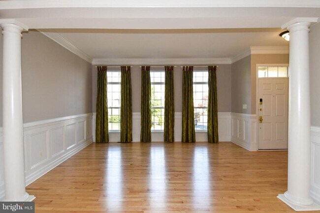 Building Photo - 43265 Morven Square