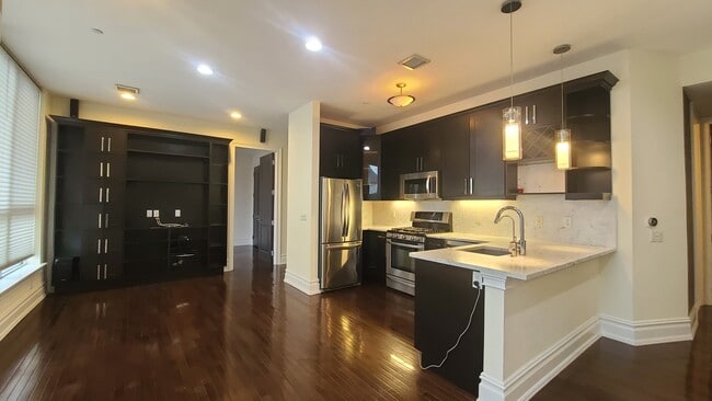 Foto del edificio - 3121 Central Ave