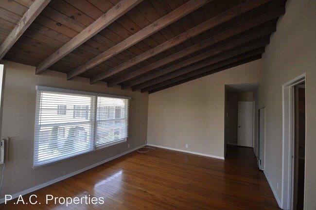 Building Photo - 1 br, 1 bath Apartment - 14830 Dickens Str...